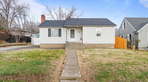 Photo of 805 Crescent Dr, Grandview, WA 98930 (MLS # 289325)