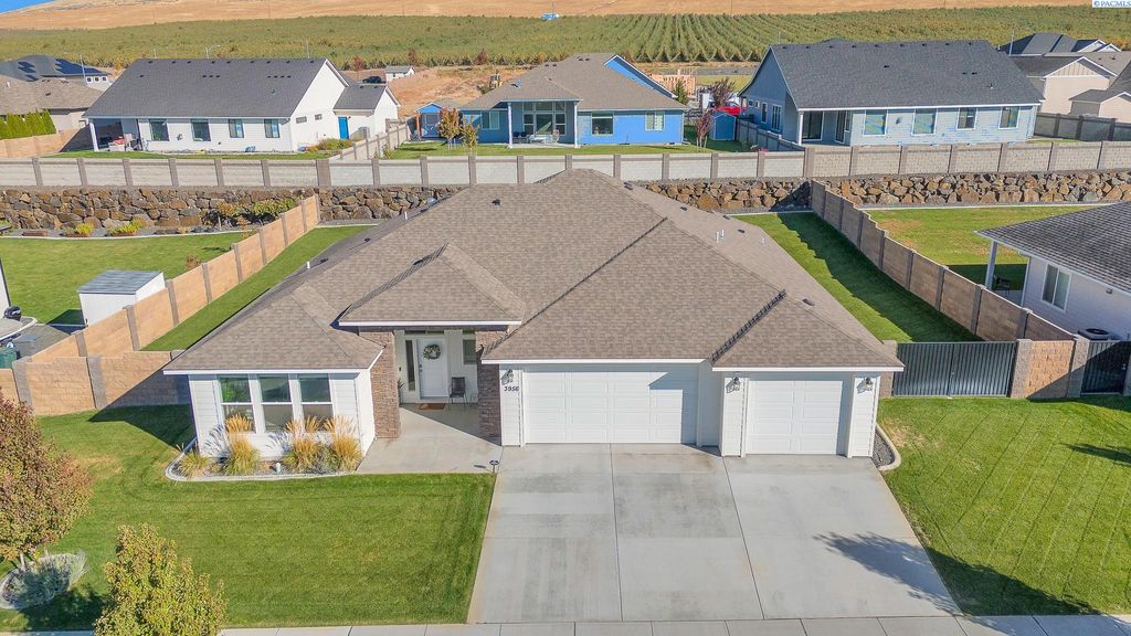 Photo of 3956 Corvina ST, Richland, WA 99352 (MLS # 292848)