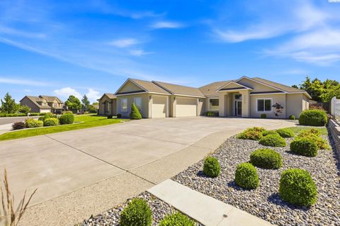 Photo of 4305 Norma Loop, West Richland, WA 99353 (MLS # 293599)