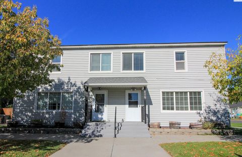 Photo of 402 Benham Street, Richland, WA 99352 (MLS # 292762)