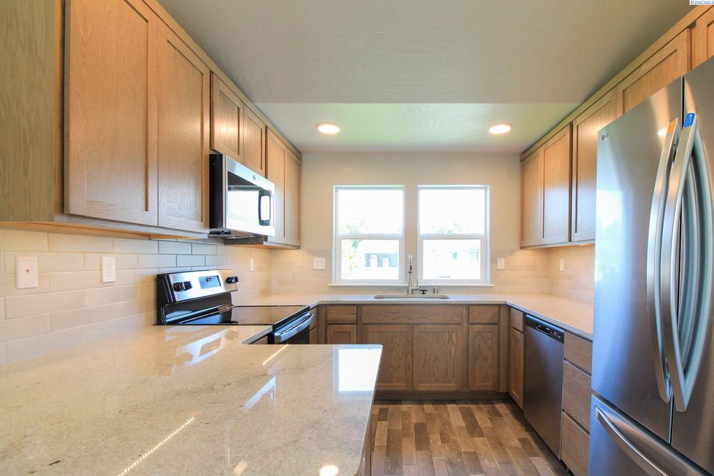 Photo of 5408 W Ella Court, Pasco, WA 99301 (MLS # 286862)