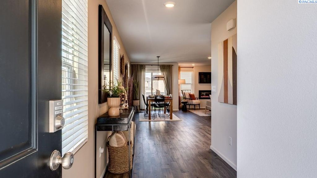 Photo of 899 S Zeelar Street, Kennewick, WA 99336 (MLS # 289184)