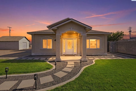 Photo of 1714 W Clark St, Pasco, WA 99301 (MLS # 293535)