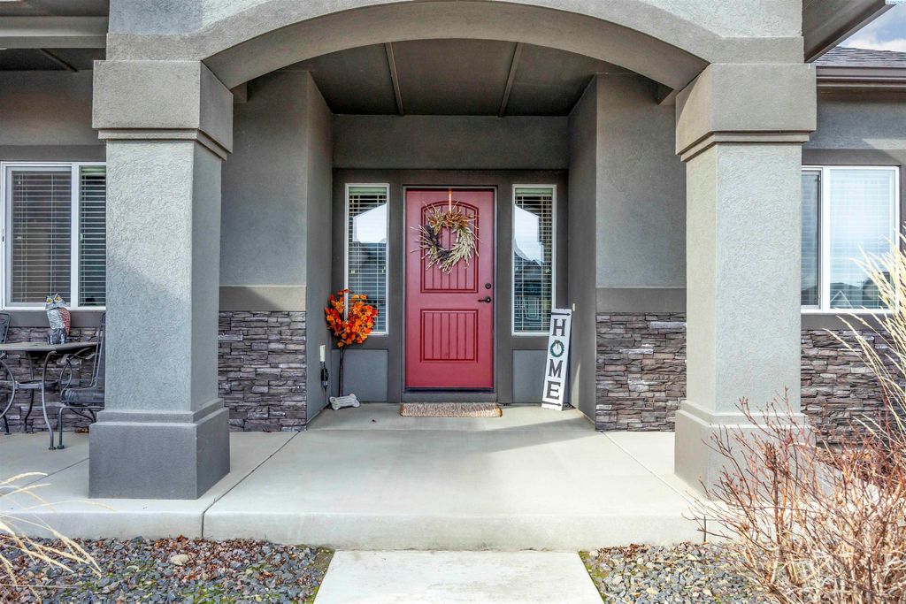 Photo of 595 Troy Ave, West Richland, WA 99353 (MLS # 290679)