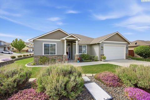 Photo of 10201 W 18th Ct, Kennewick, WA 99338 (MLS # 292397)