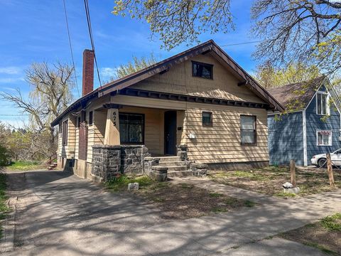 Photo of 675 NE Maple St, Pullman, WA 99163 (MLS # 292020)