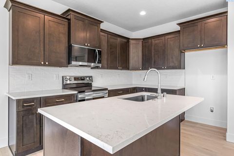 Photo of 7479 Grapevine Ct, West Richland, WA 99353 (MLS # 288573)