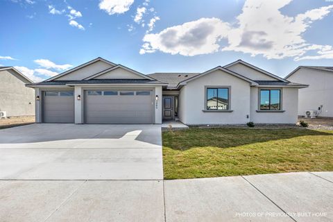 Photo of 606 Eureka Ave, Pasco, WA 99301 (MLS # 291433)