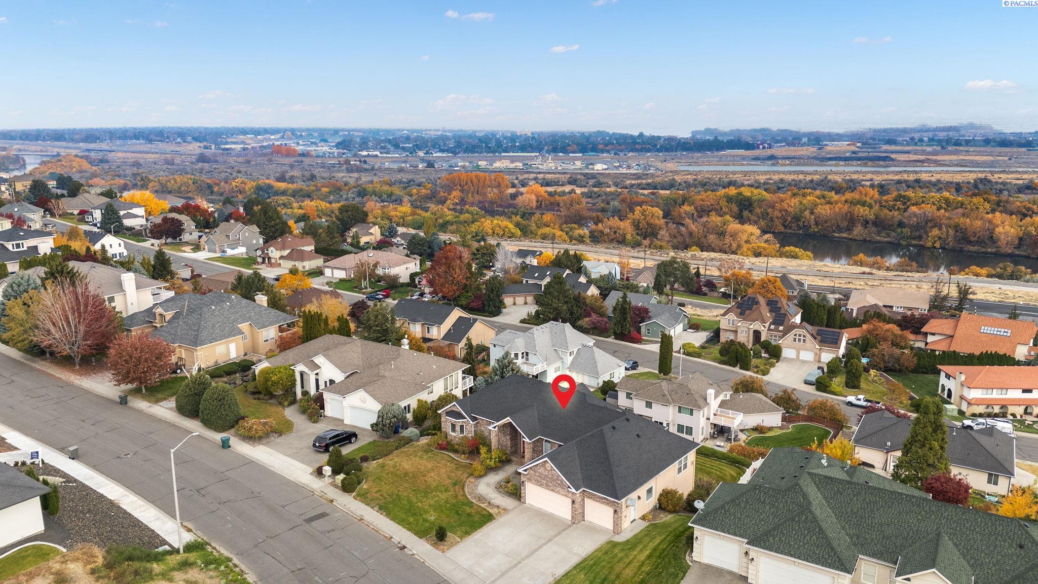 Richland, Washington 99352, United States, 5 Bedrooms Bedrooms, ,4 BathroomsBathrooms,Residential,Active,237976