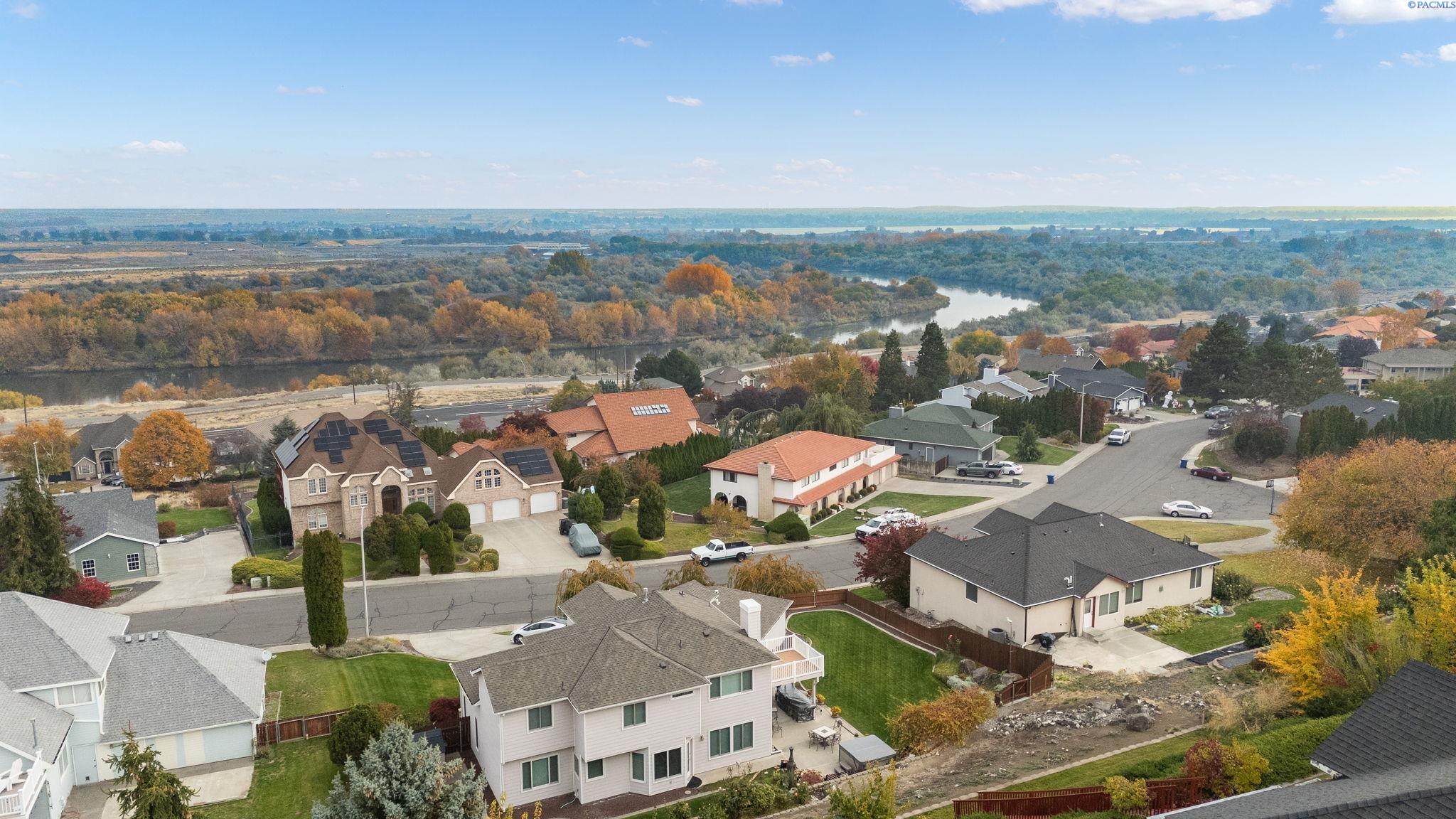 Richland, Washington 99352, United States, 5 Bedrooms Bedrooms, ,4 BathroomsBathrooms,Residential,Active,237976