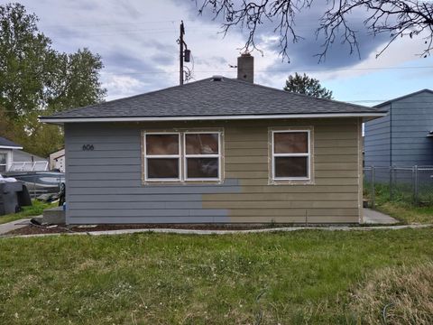 Photo of 606 Wright Ave, Richland, WA 99352 (MLS # 292337)