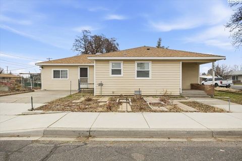 Photo of 248 E Date St, Connell, WA 99326 (MLS # 289902)