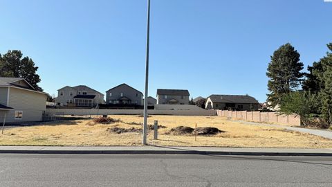 Photo of 5303 W 26th Ave, Kennewick, WA 99338 (MLS # 291144)