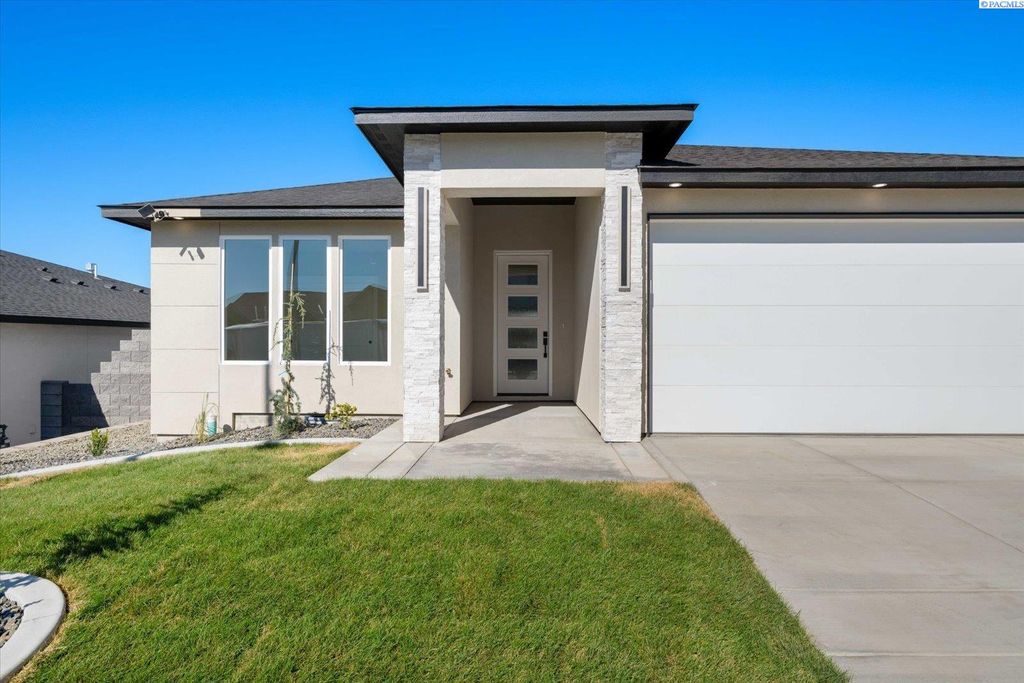 Photo of 2331 Upriver, Richland, WA 99352 (MLS # 289615)