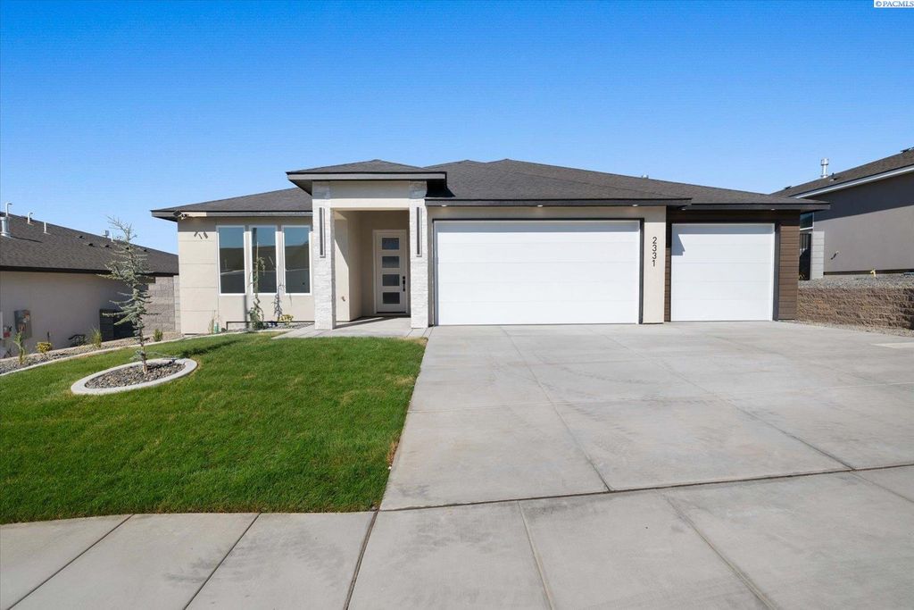 Photo of 2331 Upriver, Richland, WA 99352 (MLS # 289615)