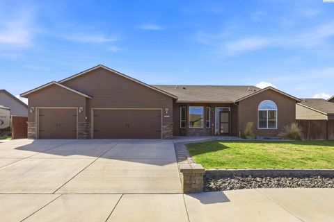 Photo of 6016 Riverhawk Ln, Pasco, WA 99301 (MLS # 291897)