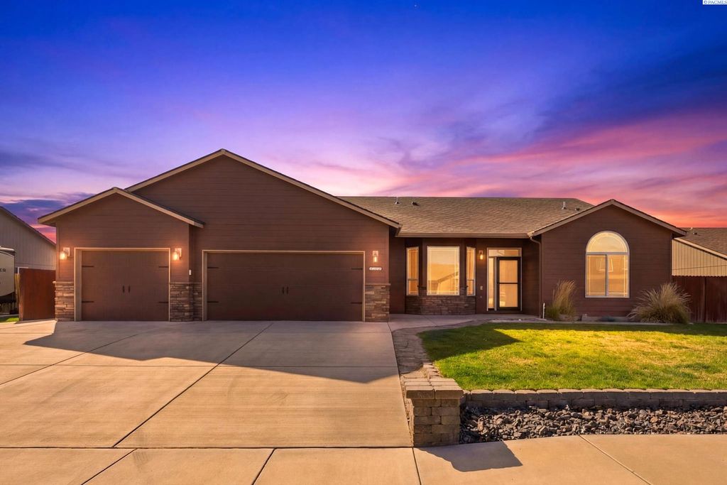 Photo of 6016 Riverhawk Ln, Pasco, WA 99301 (MLS # 291897)