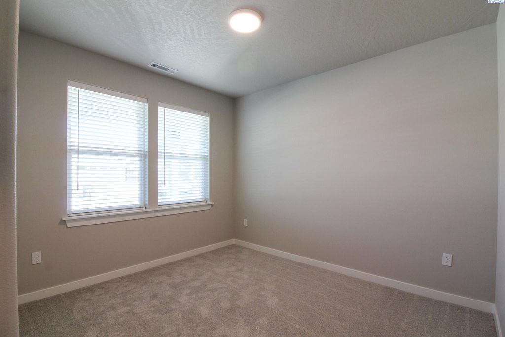 Photo of 3757 Barbera Street, Richland, WA 99352 (MLS # 288338)