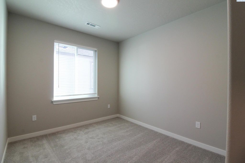 Photo of 3757 Barbera Street, Richland, WA 99352 (MLS # 288338)