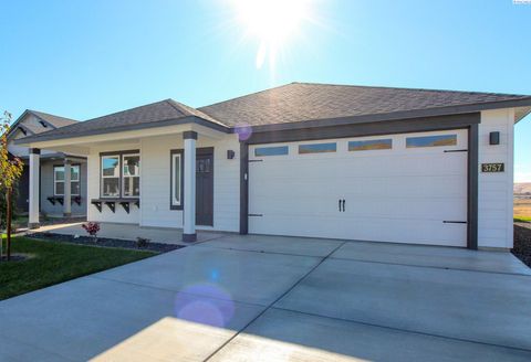 Photo of 3757 Barbera Street, Richland, WA 99352 (MLS # 288338)