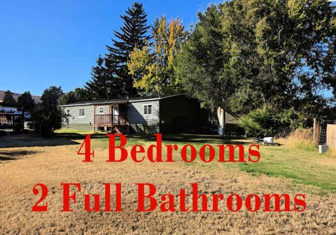 Photo of 1724 W 1724 W. 45th Ave #A60, Kennewick, WA 99337 (MLS # 288562)