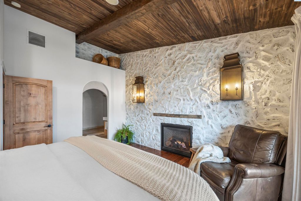 Photo of 8101 Olin Ct, Pasco, WA 99301 (MLS # 290135)