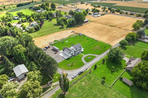 Photo of 88580 W 119 Pr Nw Pr, Prosser, WA 99350 (MLS # 290496)