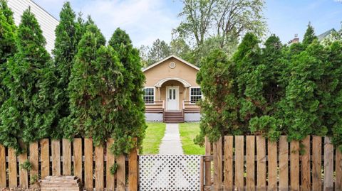 Photo of 1021 Park Ave, Prosser, WA 99350 (MLS # 292260)