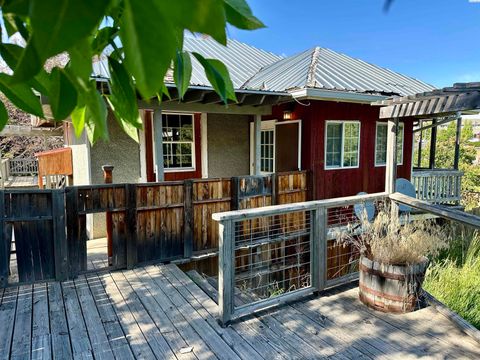 Photo of 150 NW Harold Dr, Pullman, WA 99163 (MLS # 289223)