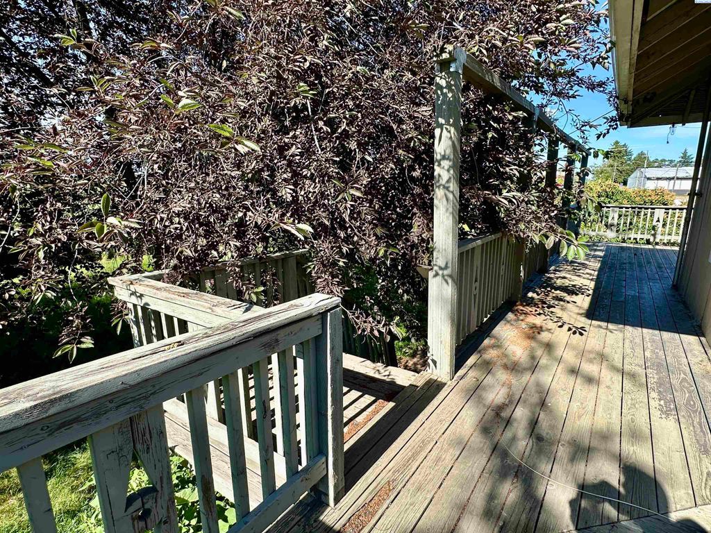 Photo of 150 NW Harold Dr, Pullman, WA 99163 (MLS # 289223)