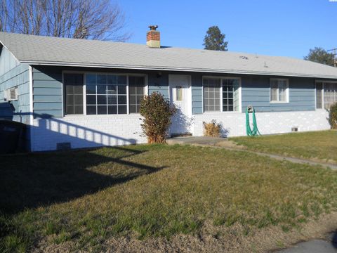 Photo of 228/230 Nicolai Avenue, Sunnyside, WA 98944 (MLS # 290841)