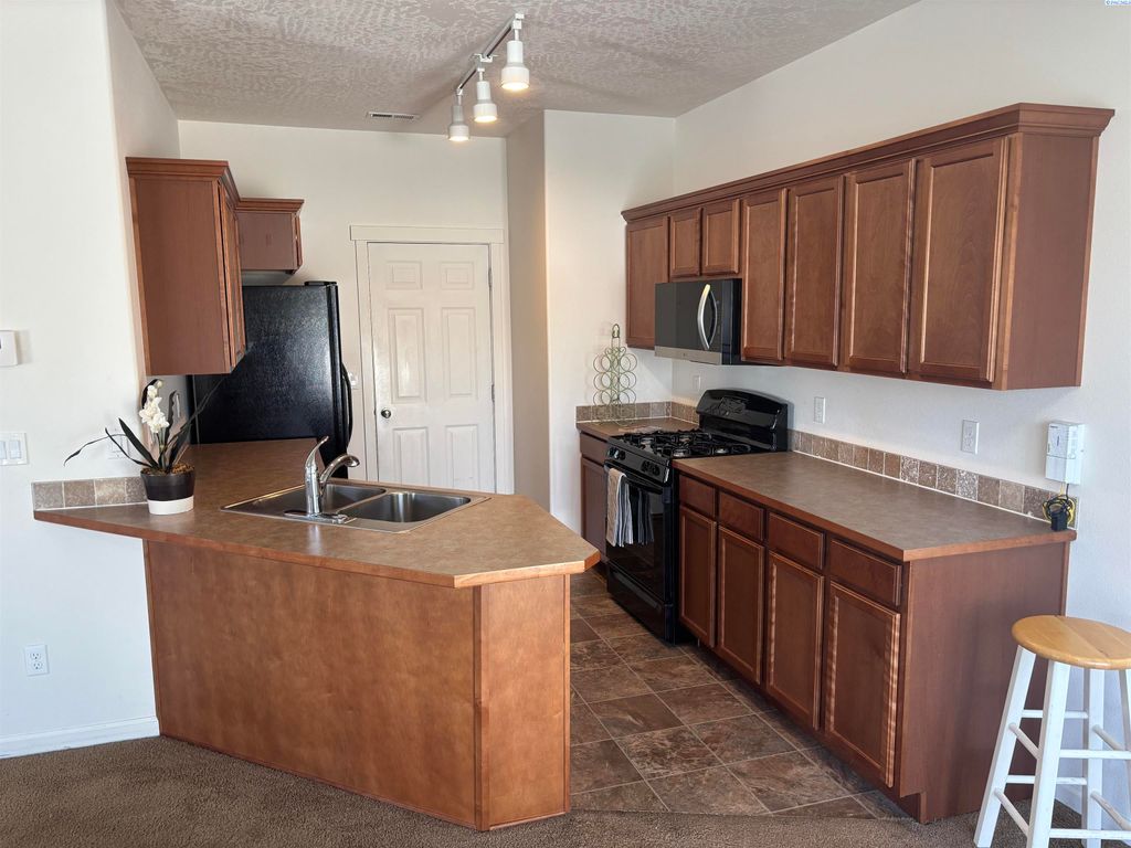 Photo of 1499 SW Arrowleaf Lane, Pullman, WA 99163 (MLS # 287688)