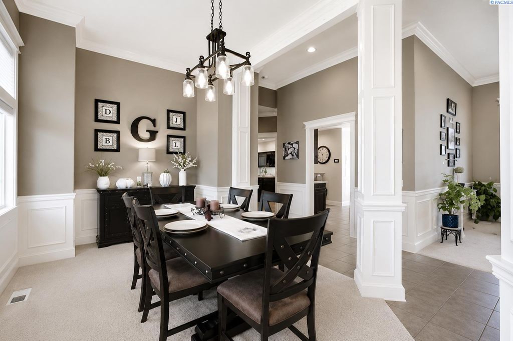 Photo of 2802 W 38th Court, Kennewick, WA 99338 (MLS # 292804)