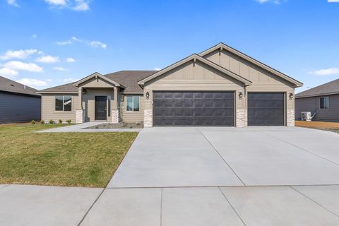Photo of 6809 Brooks Ave, Pasco, WA 99301 (MLS # 289421)