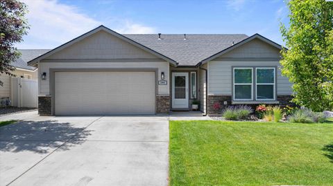 Photo of 2949 Leavenworth LN, Richland, WA 99352 (MLS # 293221)