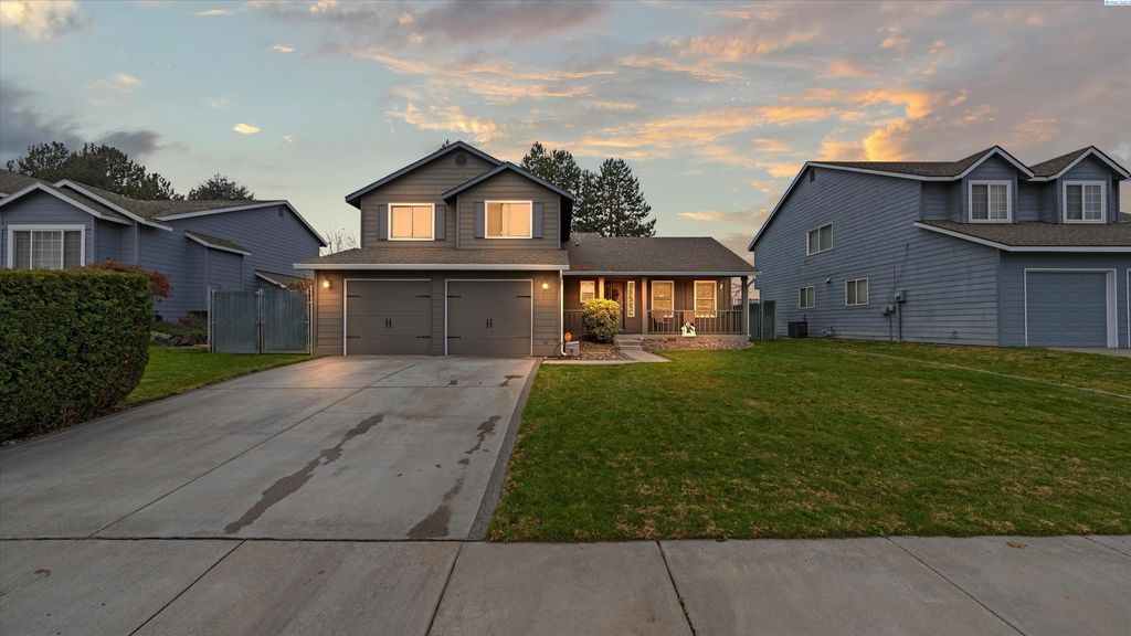 Photo of 2327 N Rhode Island, Kennewick, WA 99336 (MLS # 290241)