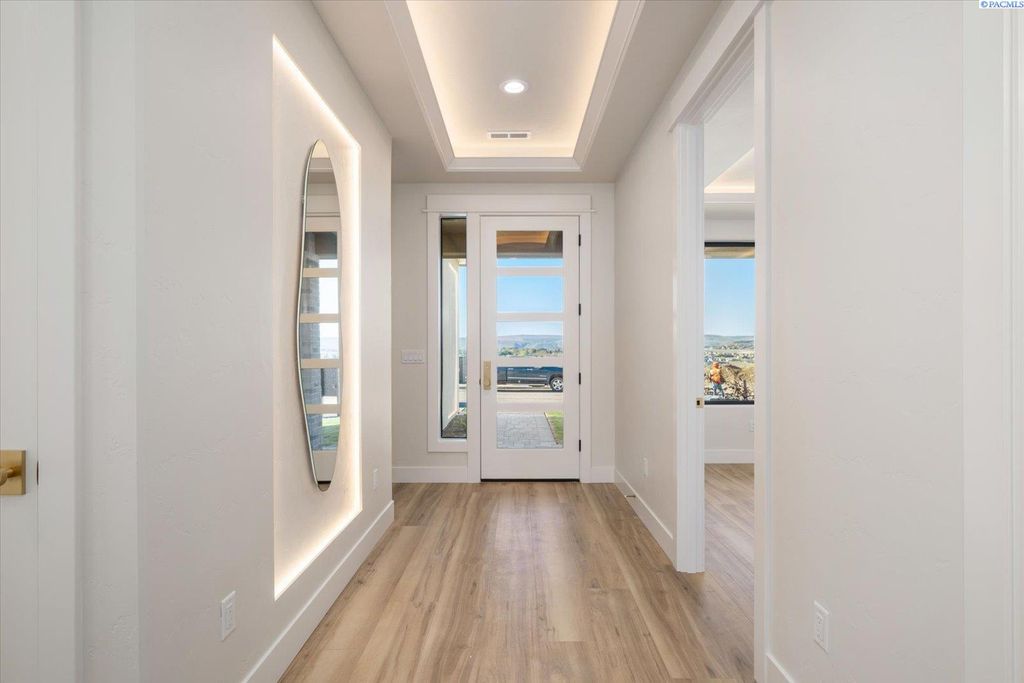 Photo of 708 Lazio, Richland, WA 99352 (MLS # 292026)