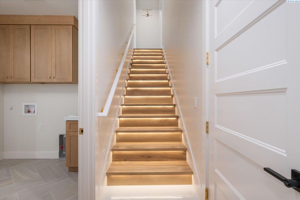 Photo of 708 Lazio, Richland, WA 99352 (MLS # 292026)