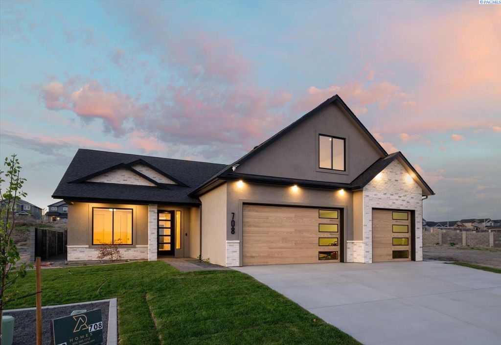 Photo of 708 Lazio, Richland, WA 99352 (MLS # 292026)