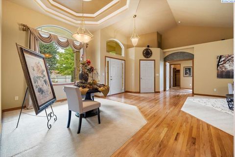 Photo of 4915 W 24th Ave, Kennewick, WA 99338 (MLS # 286975)