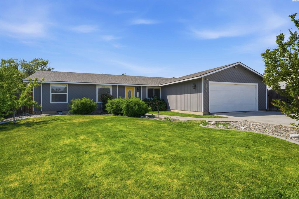 Photo of 3313 S Ione St, Kennewick, WA 99337 (MLS # 292968)