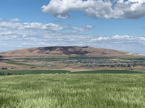 Photo of 15325 S Badger Road, Kennewick, WA 99338 (MLS # 288190)