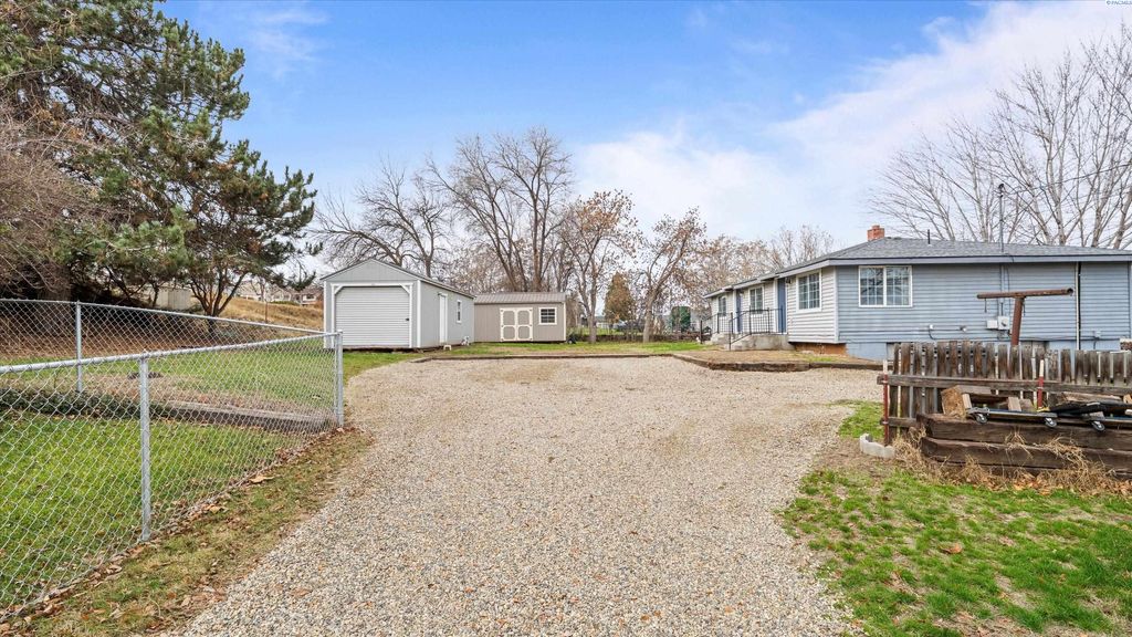 Photo of 517 S 1st St #12 St, Sunnyside, WA 98944 (MLS # 289319)