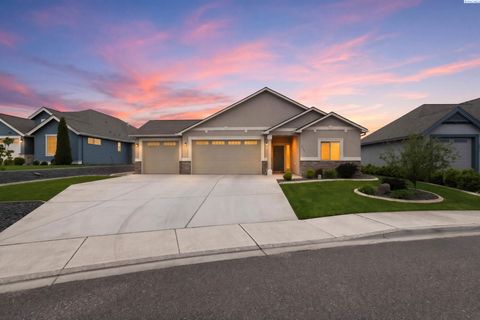 Photo of 3161 Deserthawk Loop, Richland, WA 99354 (MLS # 292355)