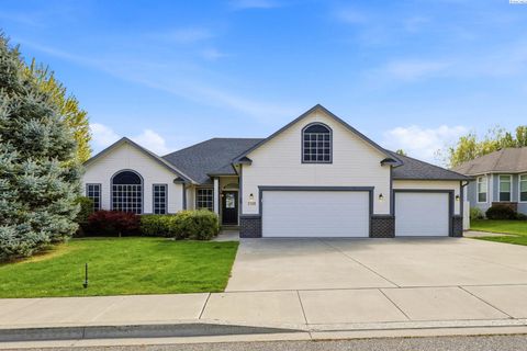 Photo of 1706 Sequoia Avenue, Richland, WA 99352 (MLS # 292031)