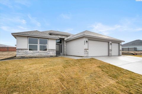 Photo of 2859 S Alaska St, Kennewick, WA 99338 (MLS # 291115)