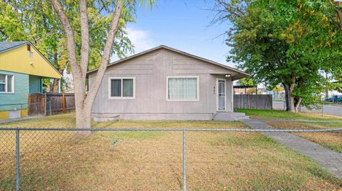 Photo of 901 W Henry St, Pasco, WA 99301 (MLS # 287973)