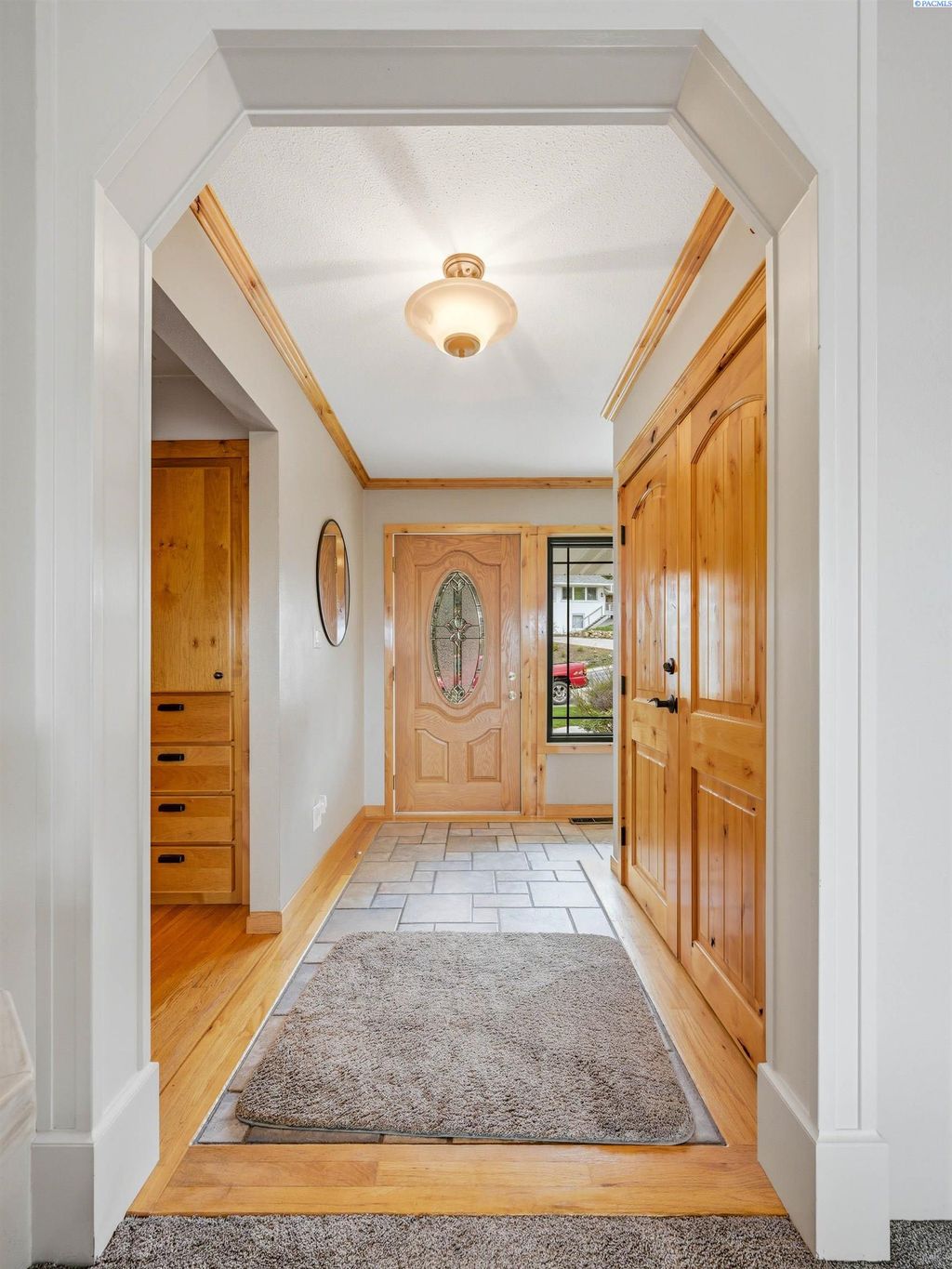 Photo of 930 SW Fountain St, Pullman, WA 99163 (MLS # 292090)