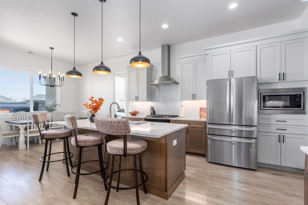 Photo of 3605 S Nelson St, Kennewick, WA 99338 (MLS # 289877)