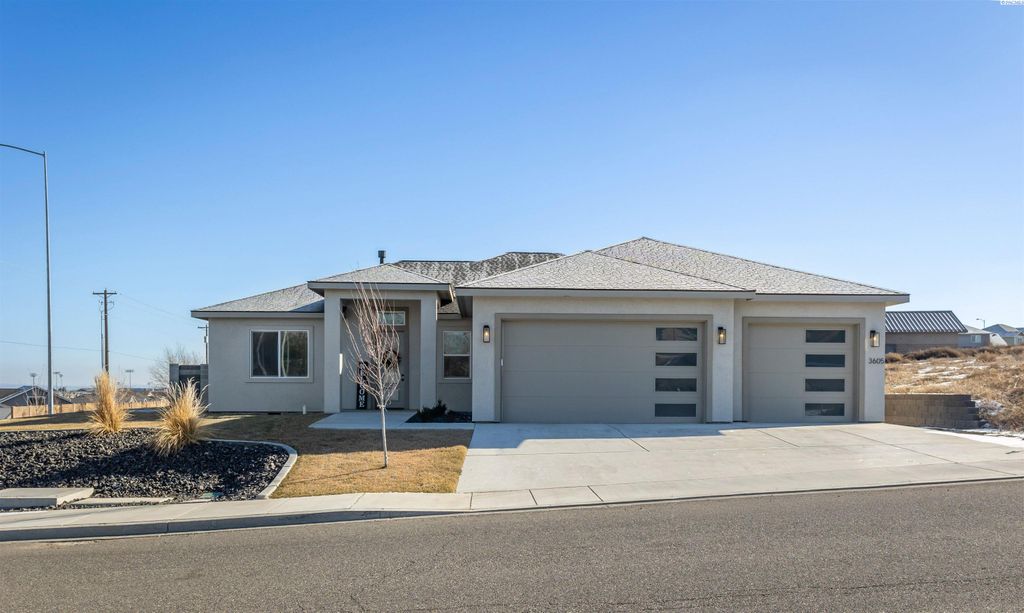 Photo of 3605 S Nelson St, Kennewick, WA 99338 (MLS # 289877)